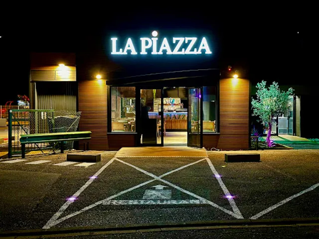LA PIAZZA Drive Restaurant Pizza & Smash Burger