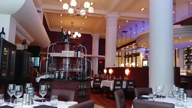 The Oceanaire Seafood Room