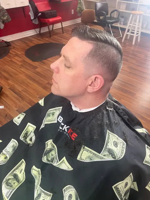 (Gkutz) Global cuts an hairstyling