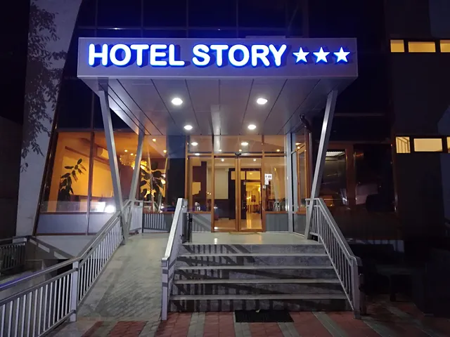 Hotel Story
