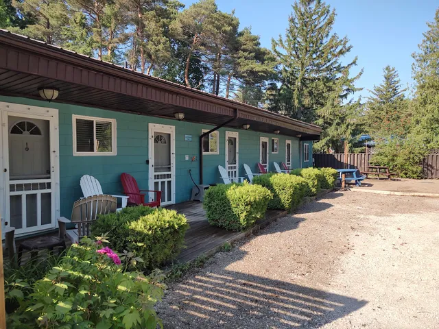 Sunset Cottage and Cabins