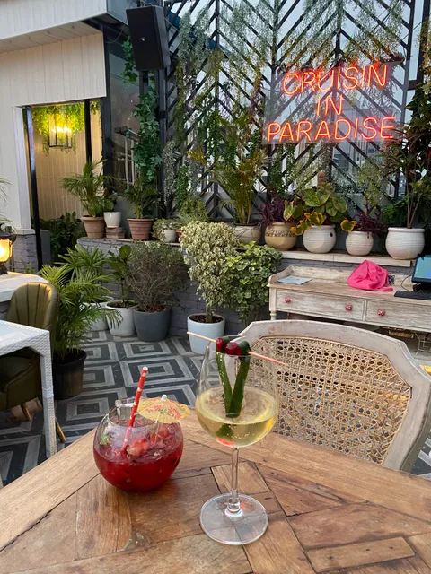 Roofberries - Cocktail & terrace bar