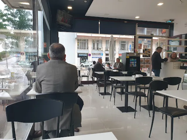 À Esquina Do Magalhães