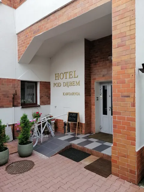 Hotel Pod Dębem