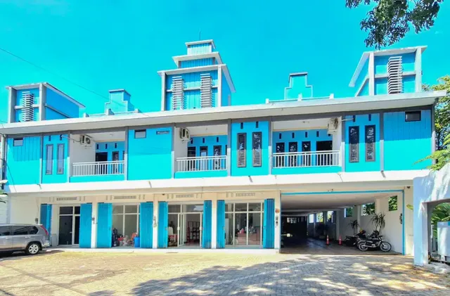 Urbanview The Halona near Jawa Timur Park 4