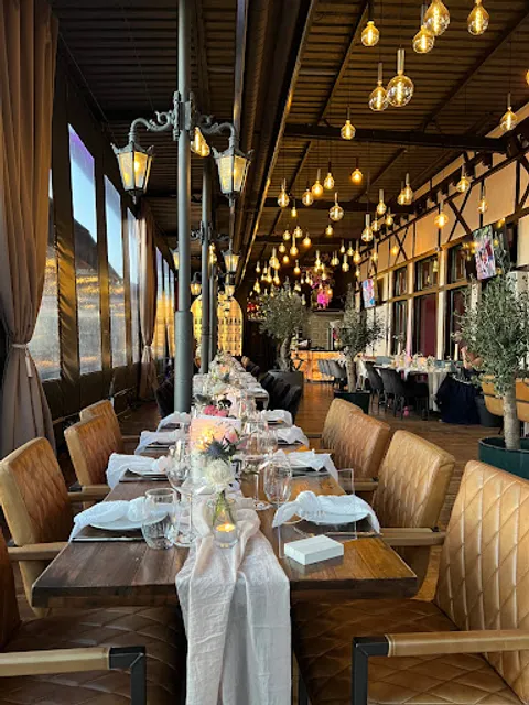 Bahnhöfchen | Restaurant, Bar & Lounge