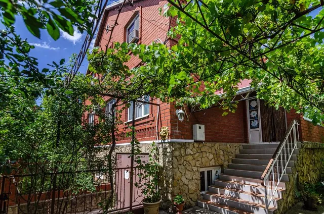 Gostinitsa "Tolstogo 13"