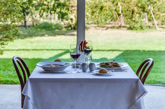 Merlot Restaurant Bar at Lancemore Milawa