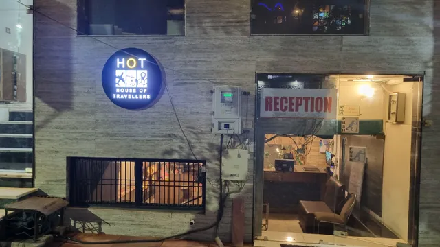 HOT - House Of Travellers Taj view