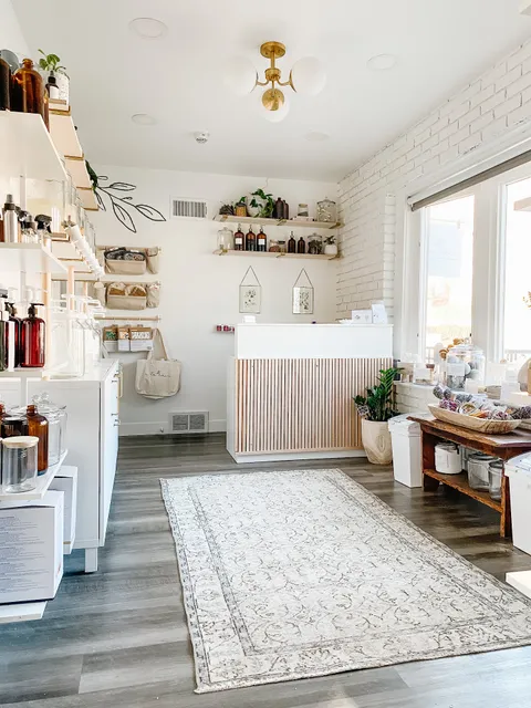 à la main | apothecary and refillery | Glen Ellyn