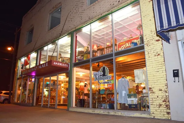 Broadway Antiques & Uniques