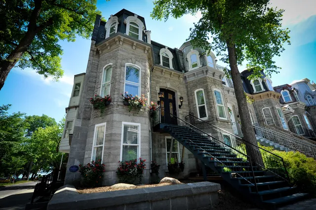 Le 555 Hébergements touristiques