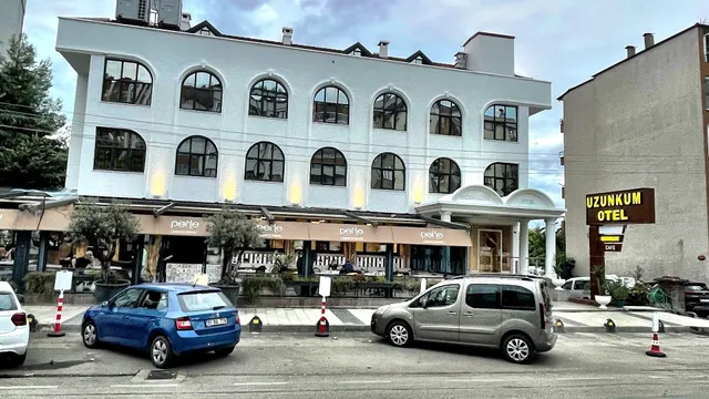 Uzunkum Hotel