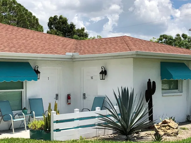 Addys Villas Vacation Rentals | Motel