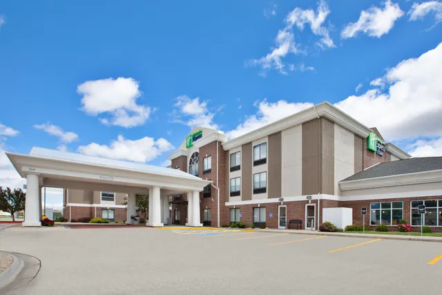 Holiday Inn Express & Suites Buffalo by IHG