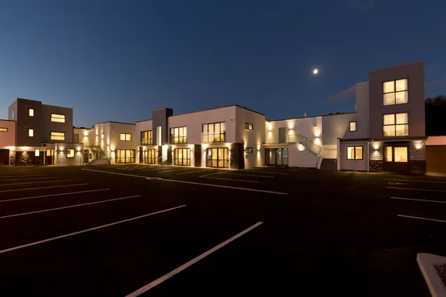 239 On Lincoln Motel