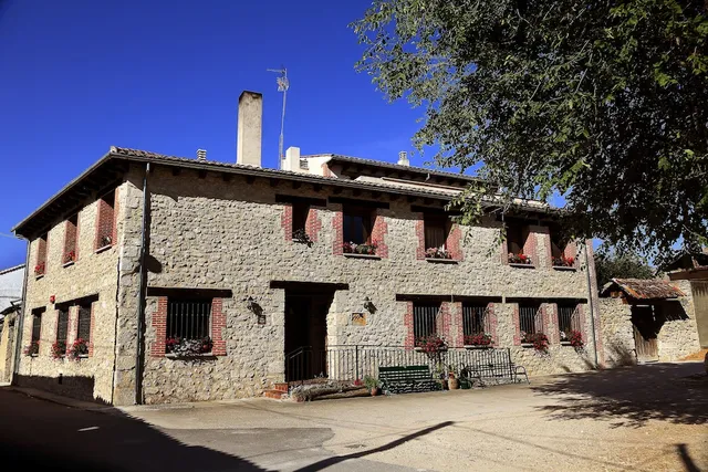 CENTRO DE TURISMO RURAL TIRONTILLANA