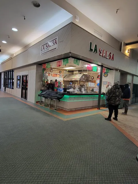 Airport Shopping Center