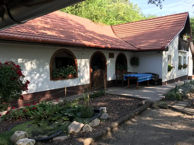 Tornácos Tanya Vendégház *** és Gasztroporta