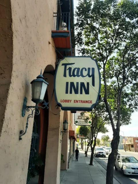 Tracy Inn