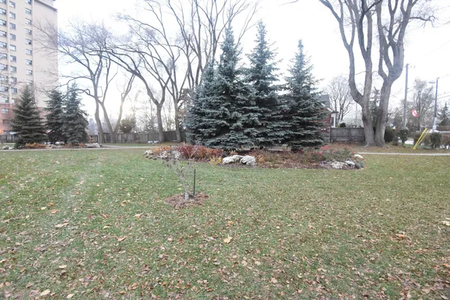 Charles Sauriol Parkette