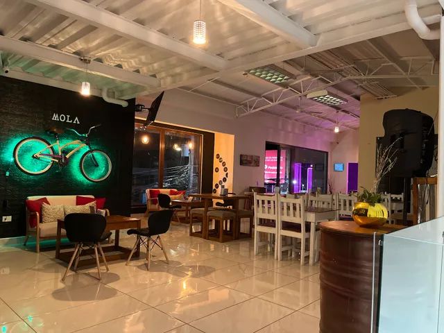 Mola café bar y bistró