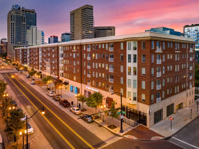 Highpoint On Columbus Commons