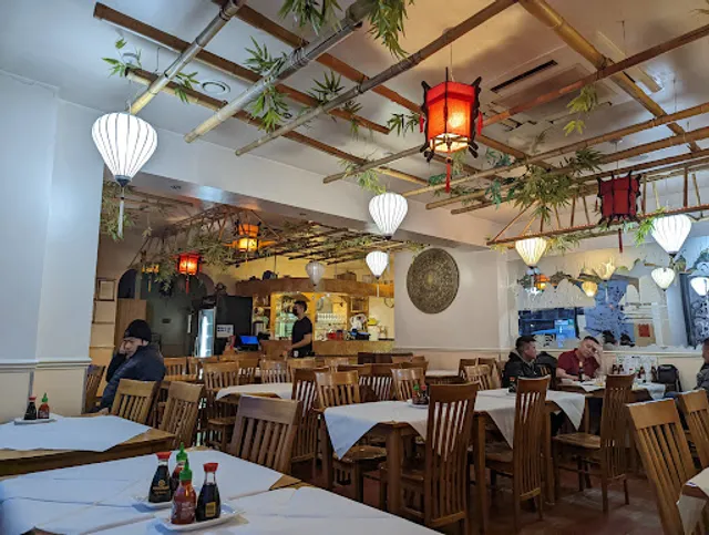 Tre Viet Mare Street