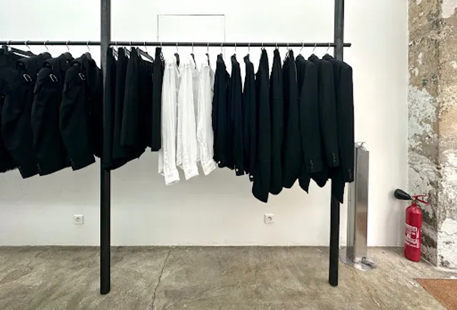 BLACK Comme des Garçons
