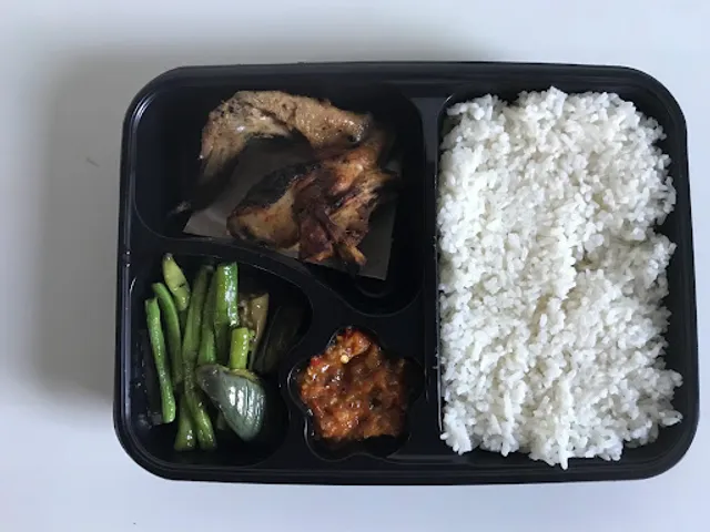 warung sederhana solo