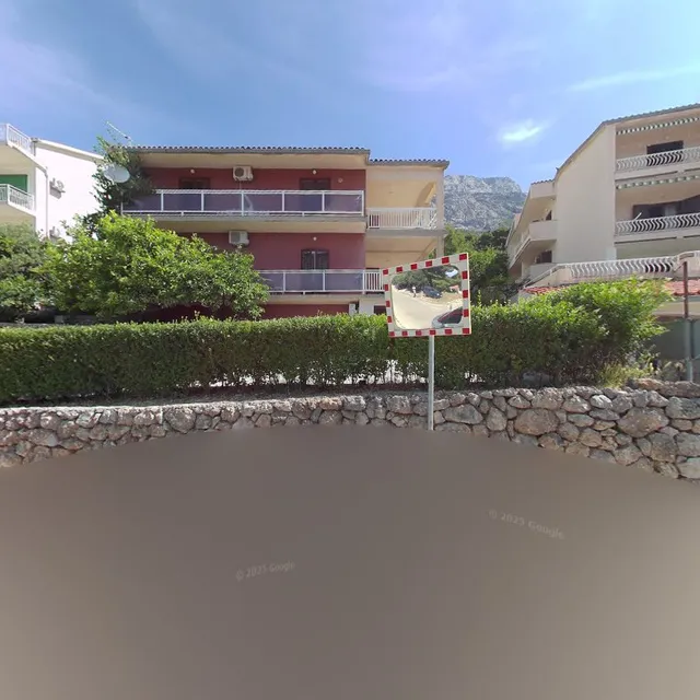 Apartments Villa Karme Brela