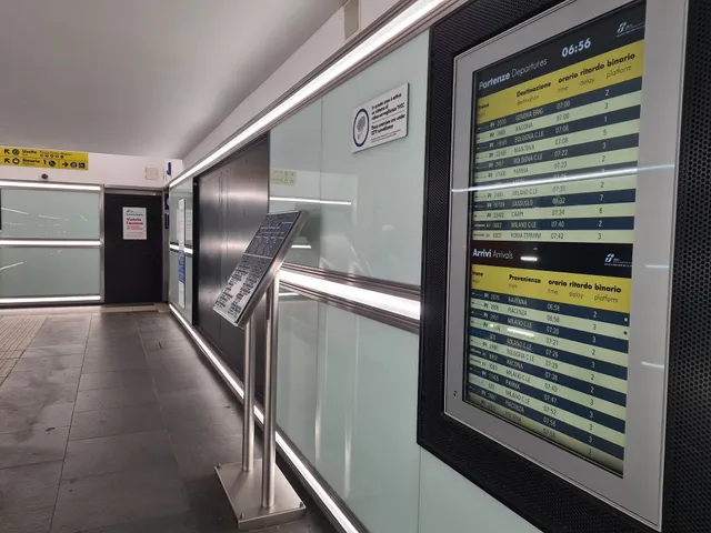 Parqueo Estacion Tren Porta Nord