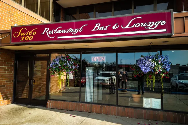 Suite 100 Restaurant Bar & Lounge