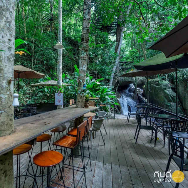 Teddu Coffee & Inn Maekampong