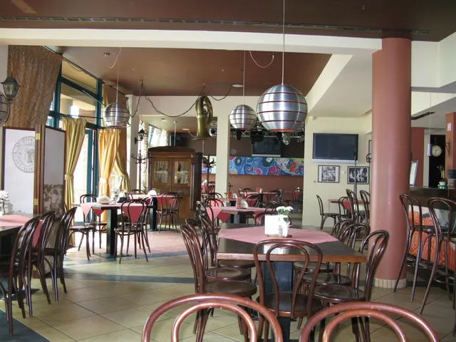 Janus Restauracja i Apartamenty