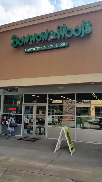 Bow Wow & Woofs