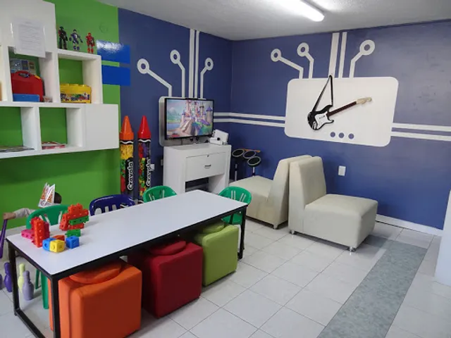 MyM's Pizza Plaza 2000