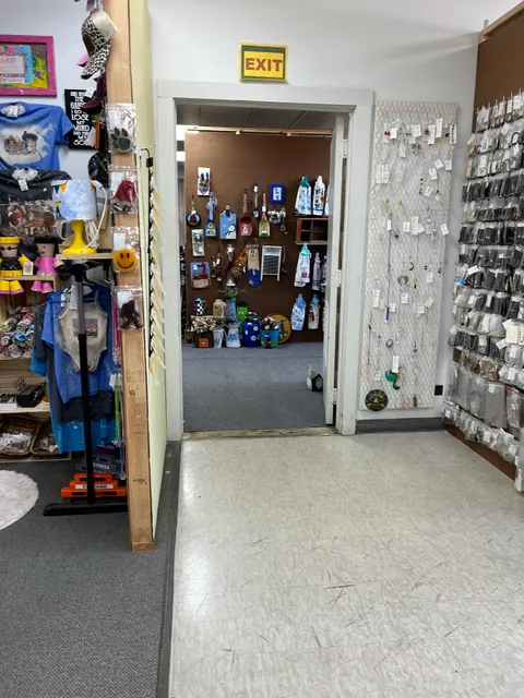 Country Square Treasures