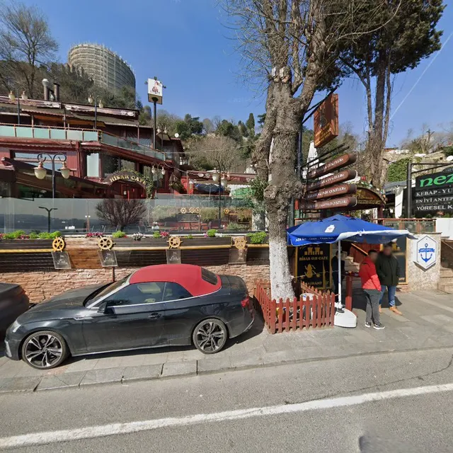 مطعم تنزيه على البحر قوي