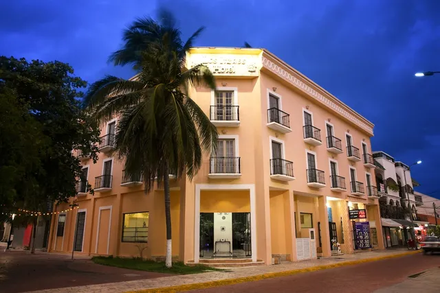 Los Itzaes Hotel