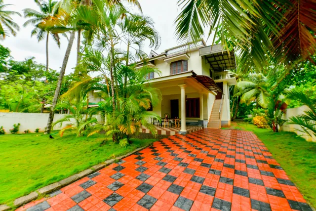 Lake Castle Alleppey Villa
