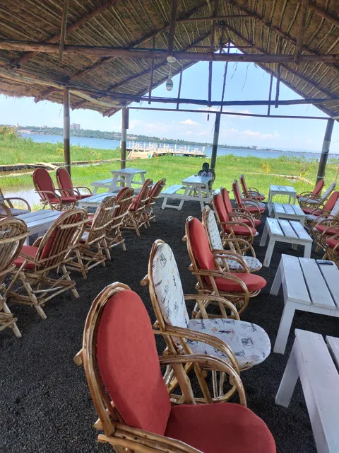 Crescent beach hotel