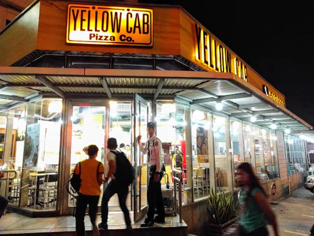 Yellow Cab Pizza Co. - Halang