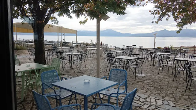 Το Αρχοντικό της Λίμνης