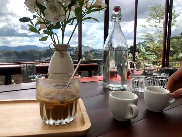 Tiệm cà phê Phía Tây Mặt Trời - Specialty coffee Da Lat