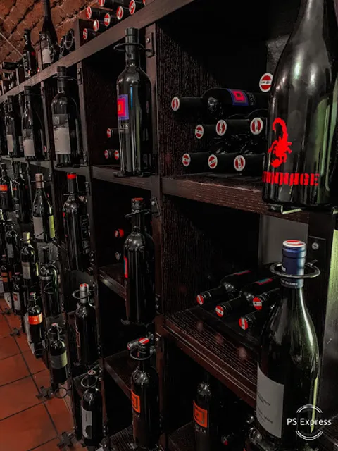 SIMPEL Wein. Aperitif. Bar.