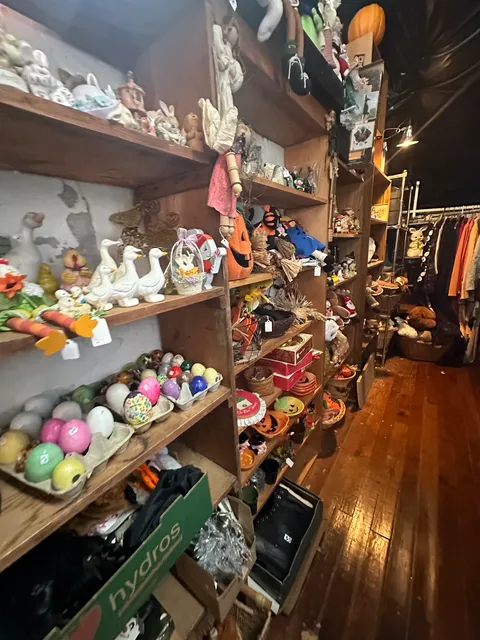 Rebecca Daniels Antiques & Collectibles