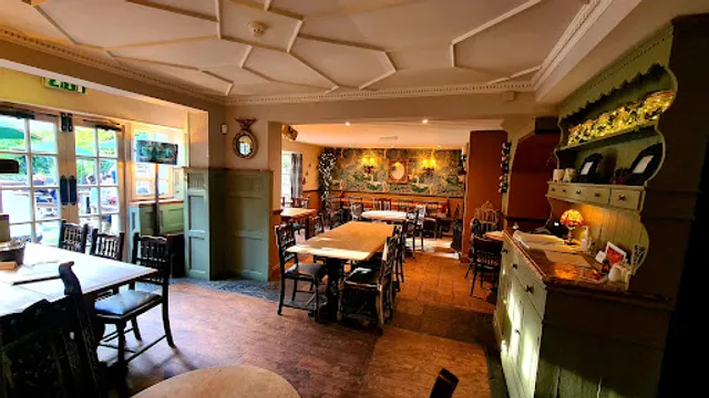 The Three Horseshoes