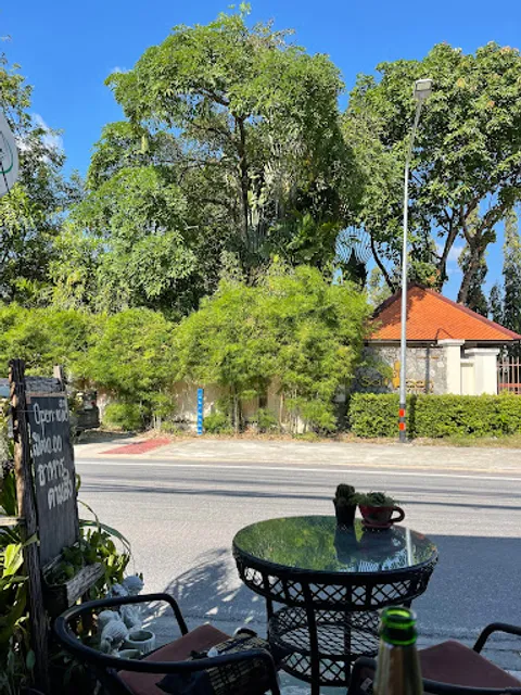 Chit Chat Corner (breakfast snack and bar)