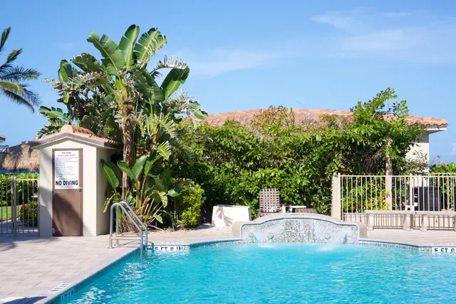 Royal Flamingo Villas